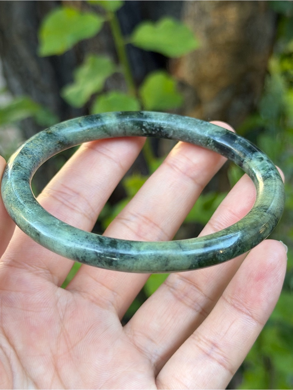63mm inner diameter green xiuyu jade skinny bangleโ 1765